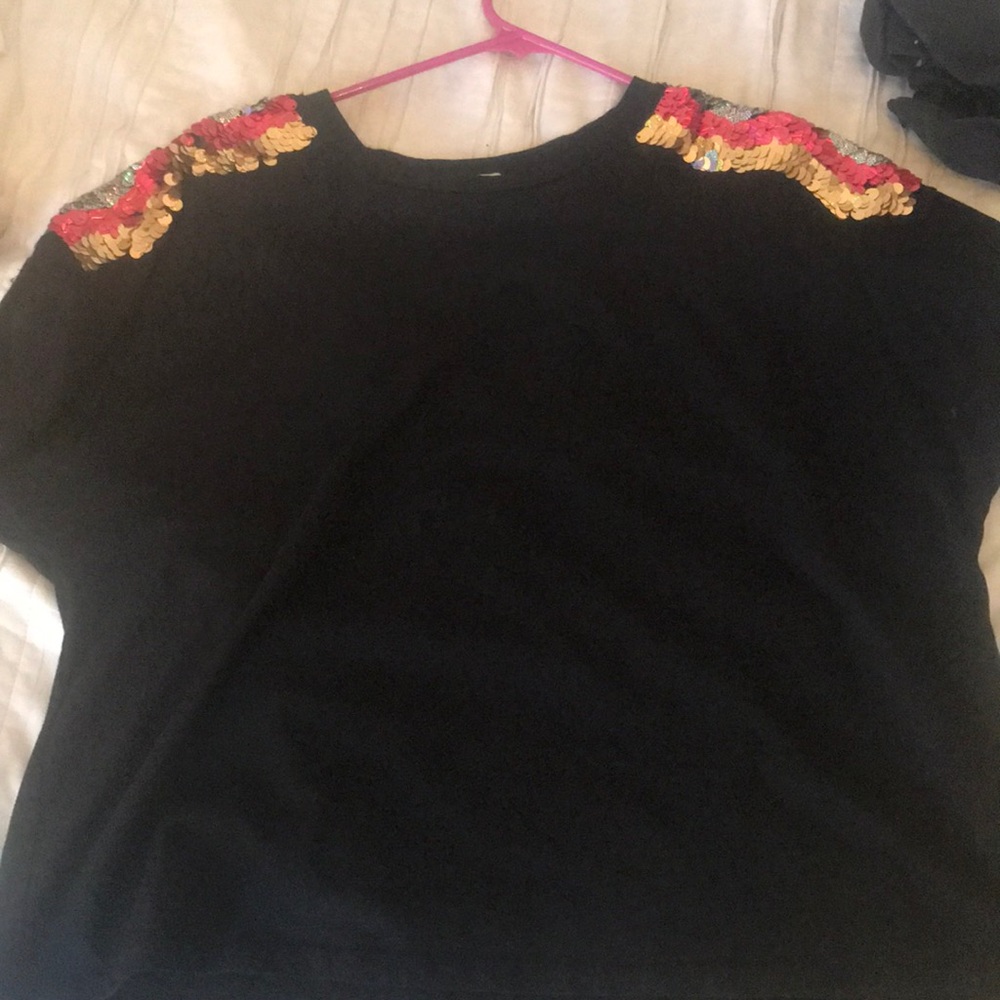 Top - Picture 1 of 2